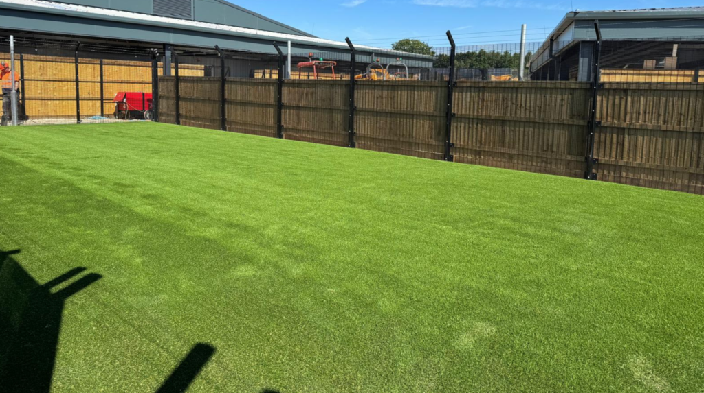Dog kennel artificial grass